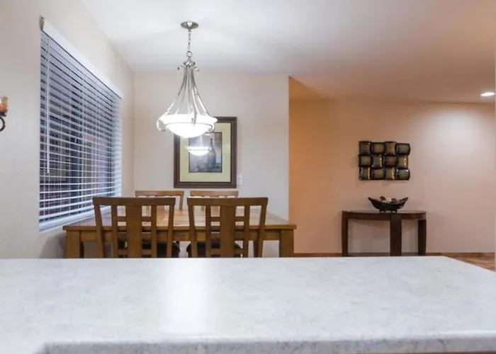 Cozy In A Gated Community With Pool Access Holiday home Phoenix